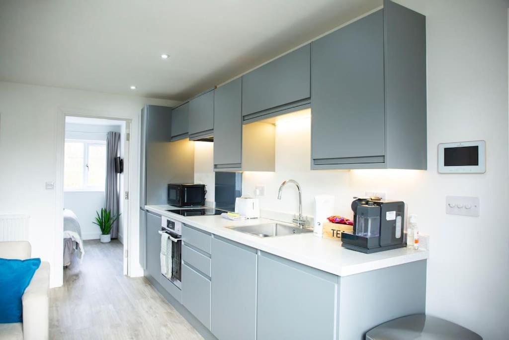 Bridge House Apartments - Free Parking Shottery Exterior foto